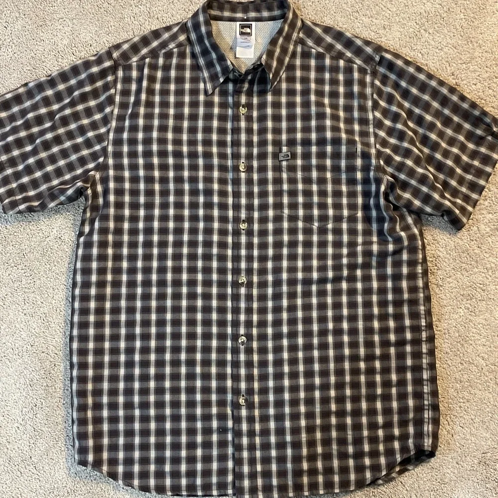 The North Face Button Shirt Mens L Short Sleeve‎  Brown Hiking Outdoor Camp